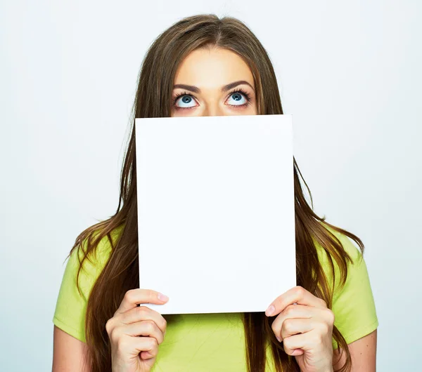 Frau hält weißes Banner hoch — Stockfoto