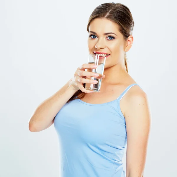 Bardak su içme içmek kadın — Stok fotoğraf