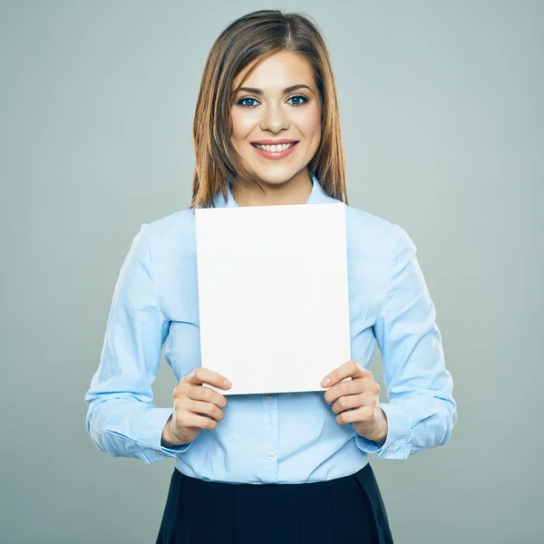 Empresária detém conselho de negócios branco — Fotografia de Stock