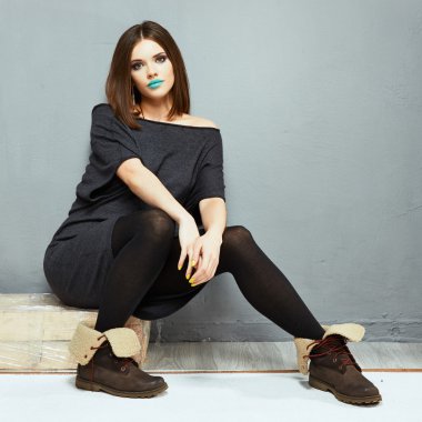 moda model mavi dudaklı