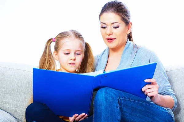 Mother and daughter reading book — Stock Photo, Image