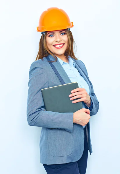 Femme portant un casque de bâtiment — Photo