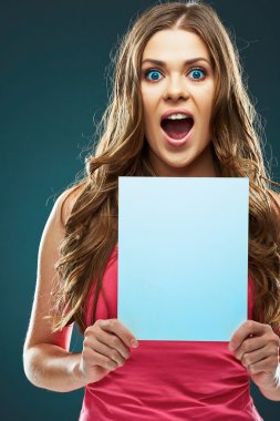 Pano reklam modeli holding