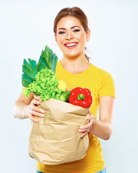 Kvinna med vegan mat i väska — Stockfoto