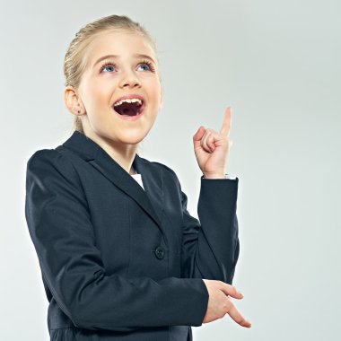 küçük bir iş kadını poz