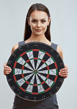 İş kadını Dart hedef tutan