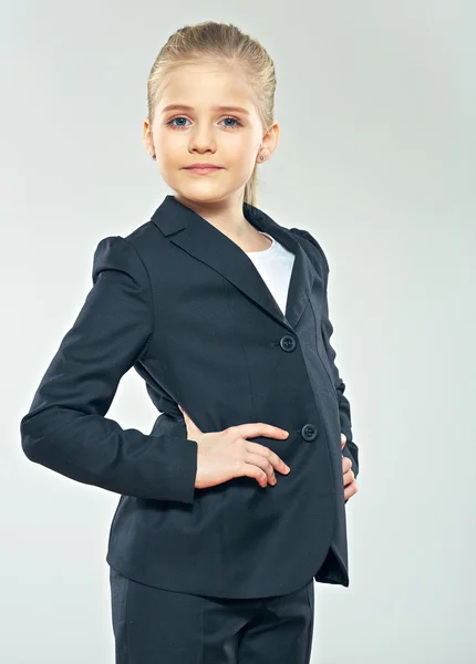 Kleine Geschäftsfrau posiert — Stockfoto