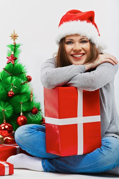 Santa ragazza con regalo di Natale — Foto Stock