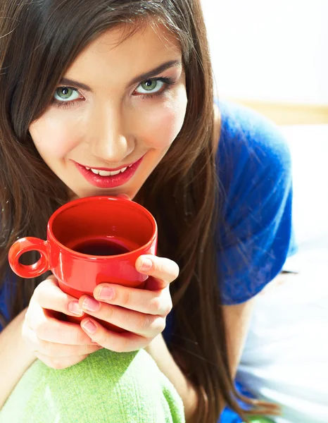 Femme avec tasse de café — Photo