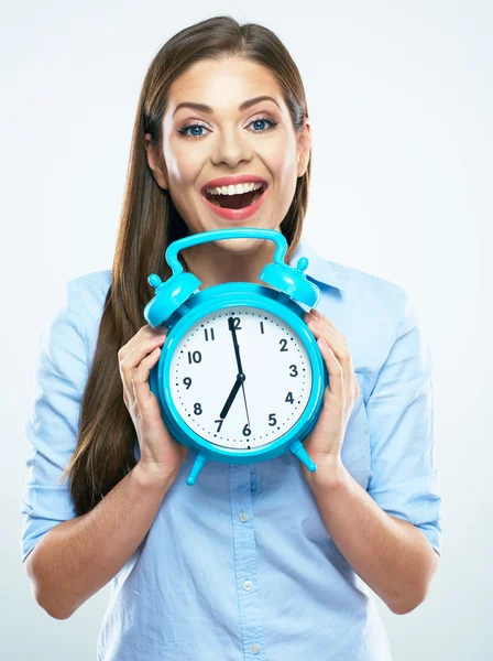 Businesswoman holds alarm clock — Stock Photo, Image