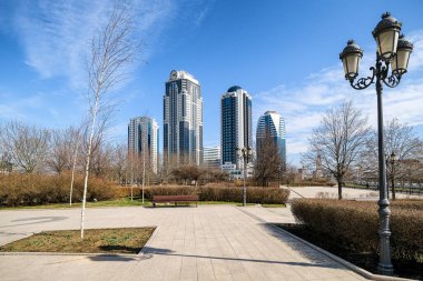 Çeçen Cumhuriyeti 'nin başkenti Rusya' nın Grozny şehridir.