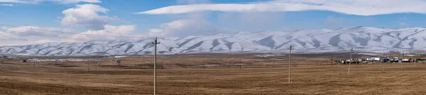 山谷全景 地平线上有群山 俄罗斯联邦达吉斯坦共和国 — 图库照片