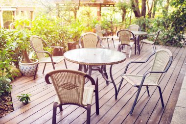 Masa ve sandalye, Bahçe kafeteryada