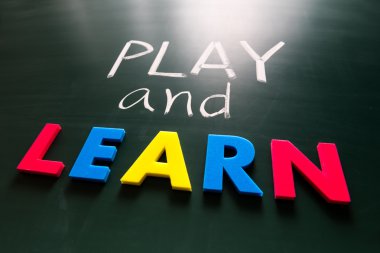 Oynamak ve kavramsal sözcük öğren