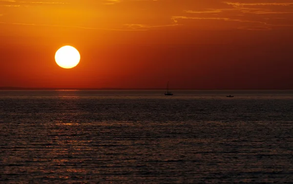 Hora de pôr do sol no Lago Balaton, Hungria — Fotografia de Stock