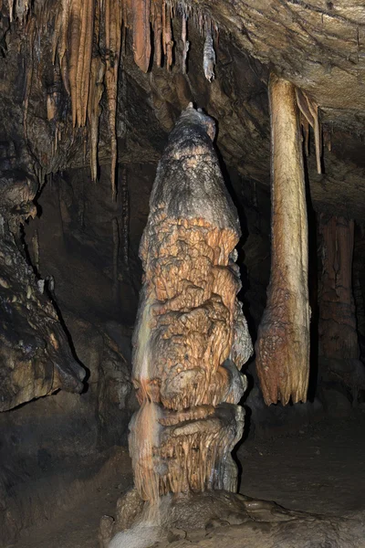 Detaljer om stalaktitter og stalagmitt i Aggtelek-hulen, Ungarn – stockfoto