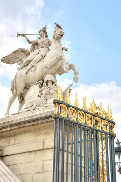 Nei Giardini delle Tuileries. Scultura — Foto Stock