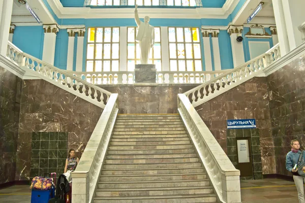 Gomel. Wnętrze dworca kolejowego — Zdjęcie stockowe