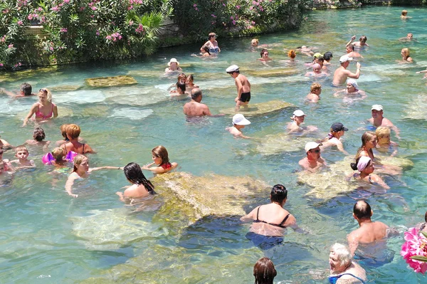 Pavo. Fuente geotérmica de Pamukkale — Foto de Stock