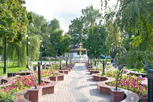 City Belgorod. Avenue of friendship cities-brothers — Stock Photo, Image