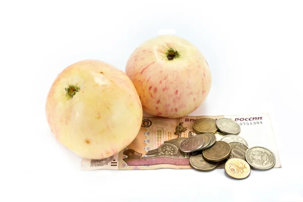 Dinero en la compra de fruta — Foto de Stock