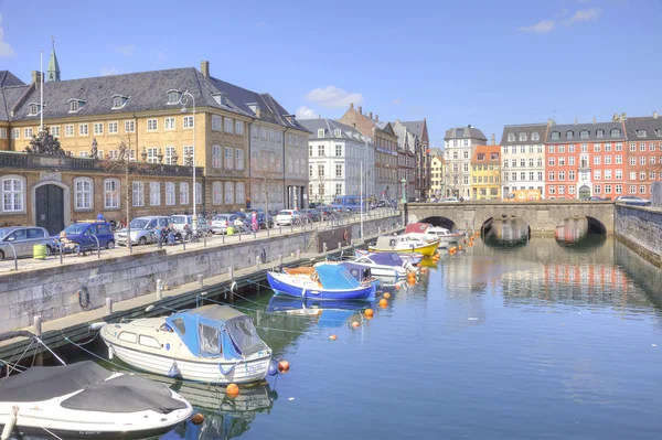 Canal en la ciudad Copenhague — Foto de Stock