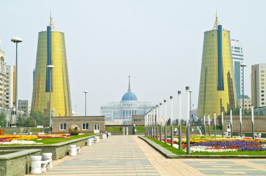 Astana. şehir merkezinde. nurzhol Bulvarı