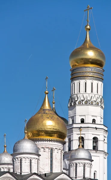 Ivan the Great Bell Tower and the dome of the Archangel cathedra — Stock Photo, Image