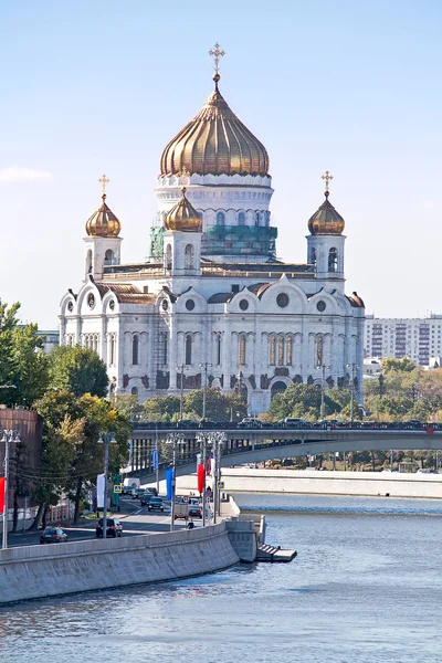 Katedral, İsa'nın kurtarıcı ve Moskova Nehri — Stok fotoğraf