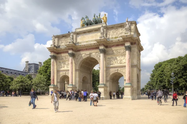 Parigi. Piccolo arco trionfale è nei Giardini delle Tuileries — Foto Stock