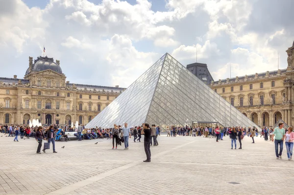 Parigi. Louvre galleria d'arte — Foto Stock