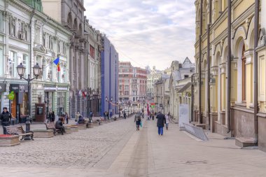 Moskova. Kuznetsky çoğu sokak