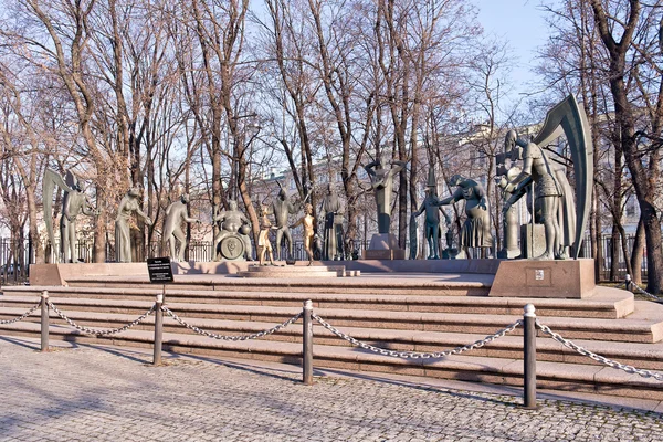 Moskou. Sculptuur kinderen zijn de slachtoffers van volwassen ondeugden — Stockfoto