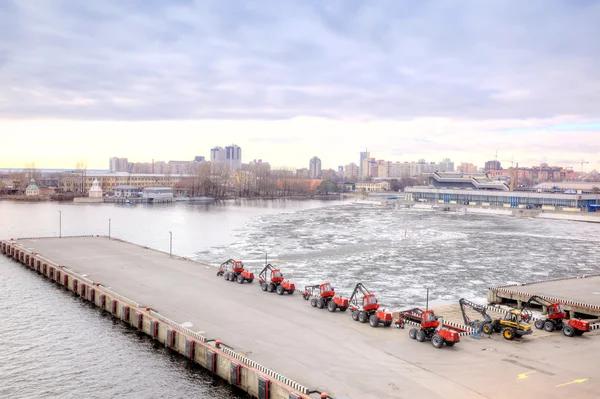 Technique on the pier — Stock Photo, Image