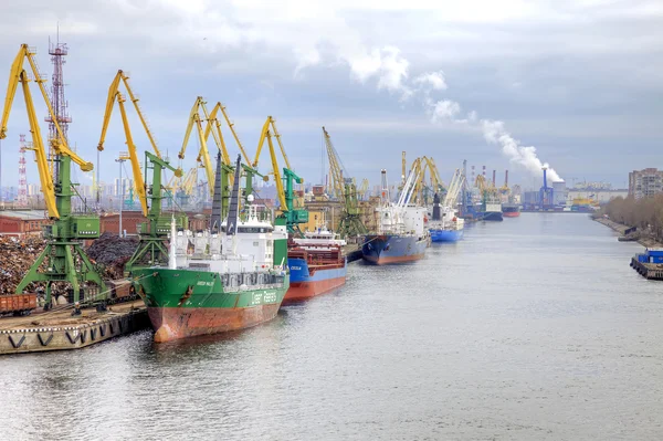 Puerto de la ciudad San Petersburgo — Foto de Stock