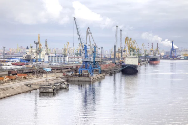 Port of city Saint Petersburg — Stock Photo, Image