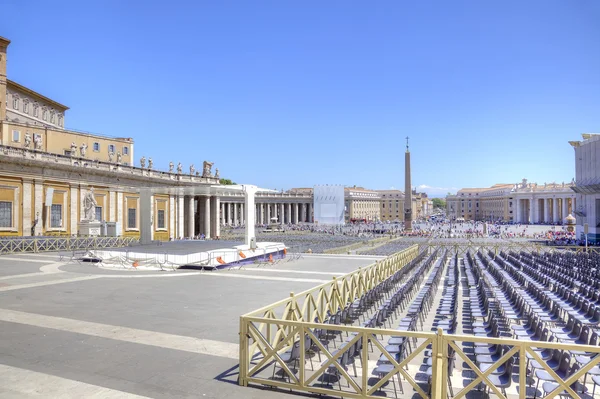 Na Placu Świętego Piotra. Vatican — Zdjęcie stockowe