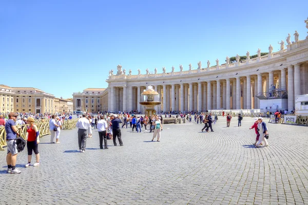 Na Placu Świętego Piotra. Vatican — Zdjęcie stockowe