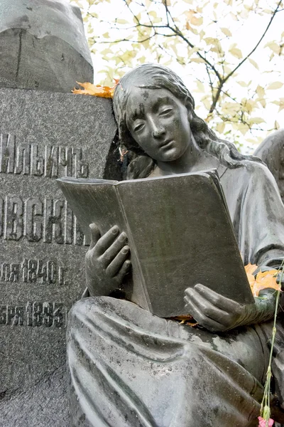 Begravningsplatsen. Tomb av kompositören Tjajkovskij — Stockfoto