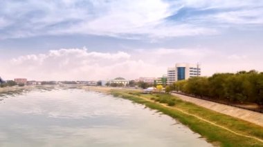 Atyrau. Belediye peyzaj