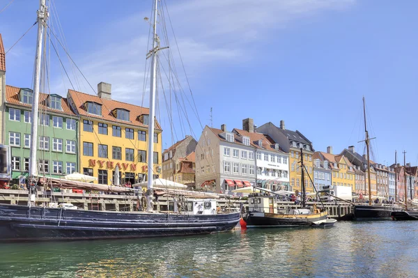 Channel nyhavn sind in der Stadt Kopenhagen — Stockfoto