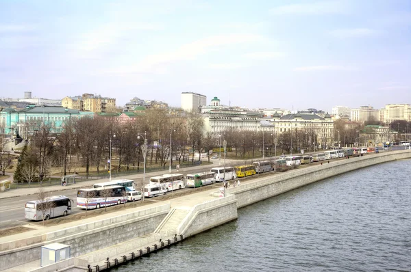 Moscow. Prechistenskaya embankment — Stock Photo, Image