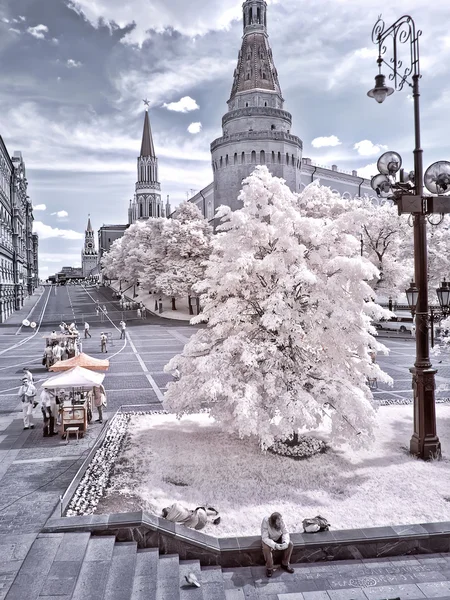 Moskova. Manezhnaya meydan ve Kremlin. Kızılötesi fotoğraf