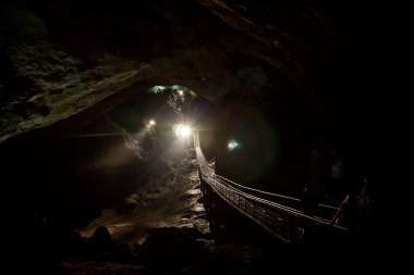 Athos karstik Mağarası