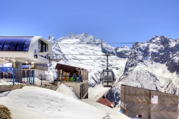 Dombay. Stazione di ascensore aereo — Foto Stock