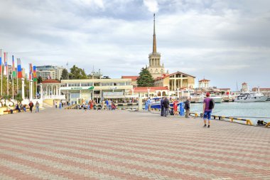 Şehir Sochi. Deniz bağlantı noktası