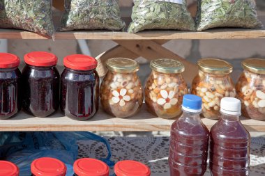 Deliciousnesses on shelves