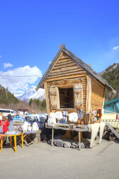 高加索地区。小市场是在矿泉谷 — 图库照片