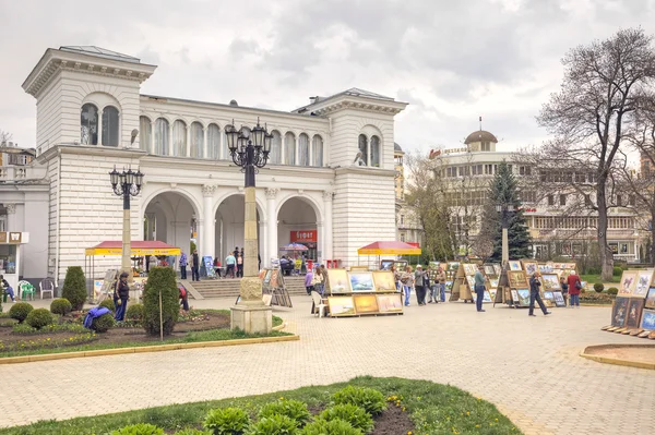 Kislovodsk. Artistas na praça ao lado da Colonata — Fotografia de Stock