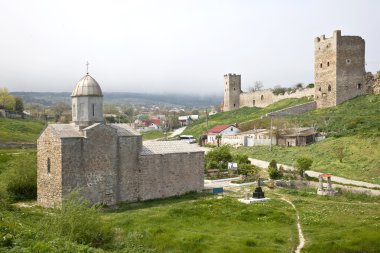 Tapınak ve kaleler